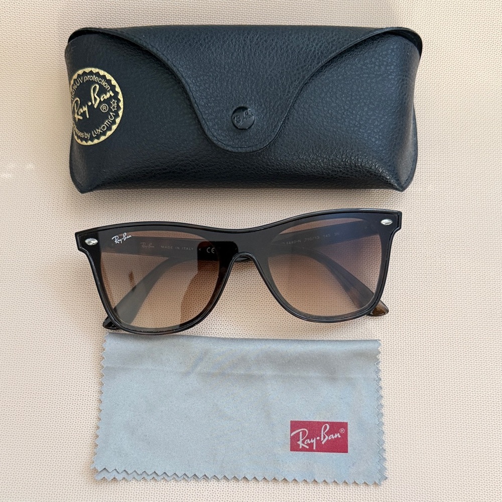 Ray-Ban Black Frame with Brown Gradient Lenses Sunglasses